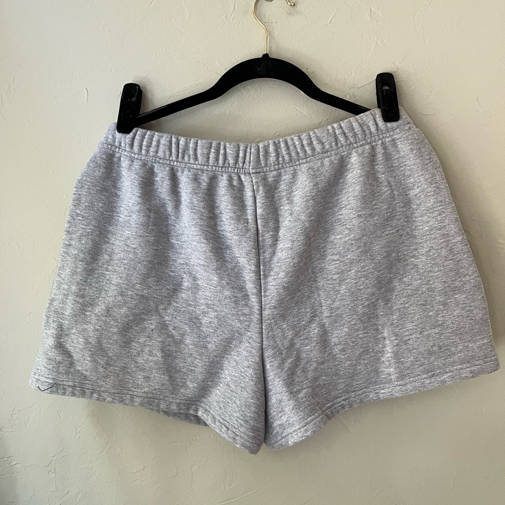 🩶SKIMS COTTON FLEECE CLASSIC SHORTS IN HEATHER GREY L - Picture 2 of 7
